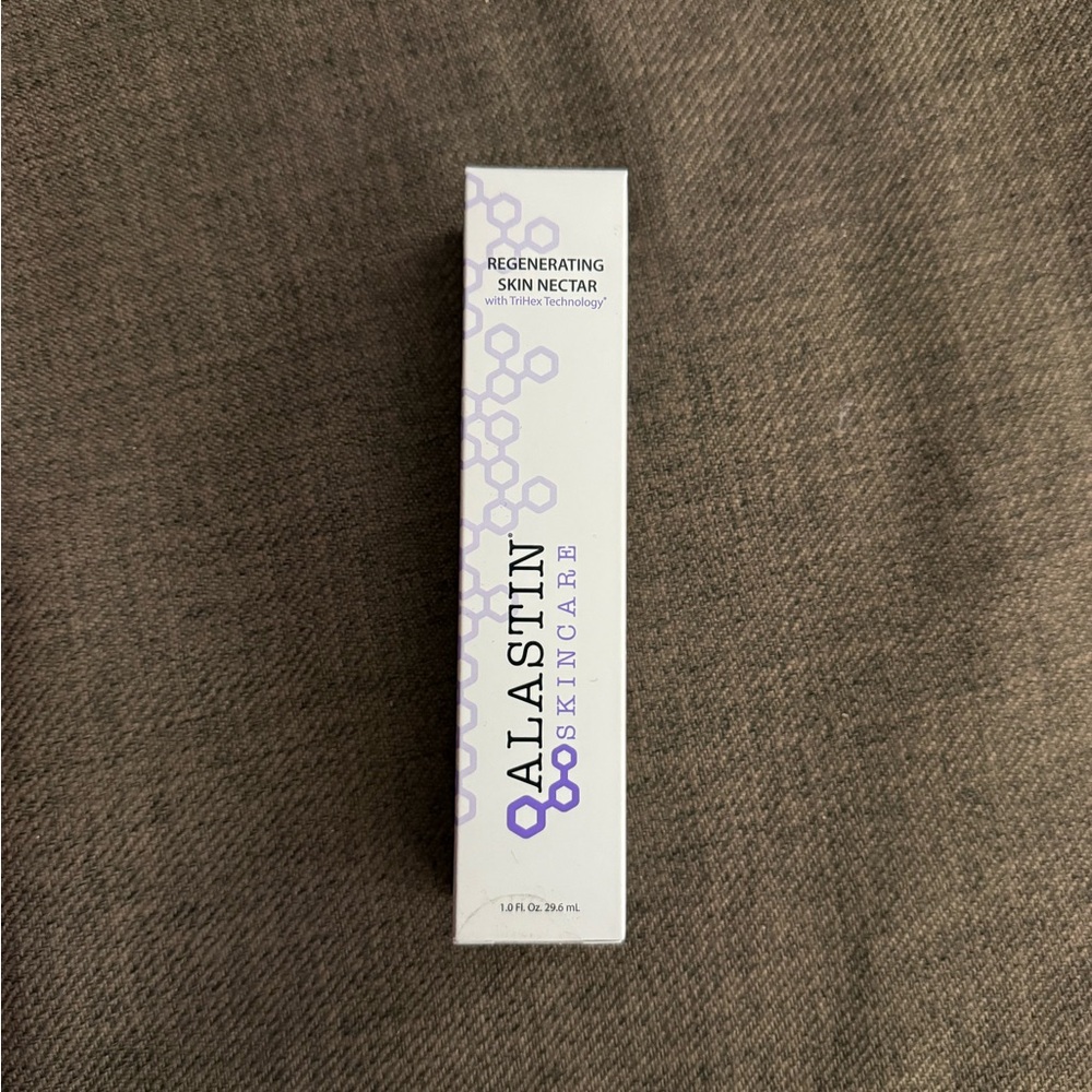 Skincare Regenerating Skin Nectar - White